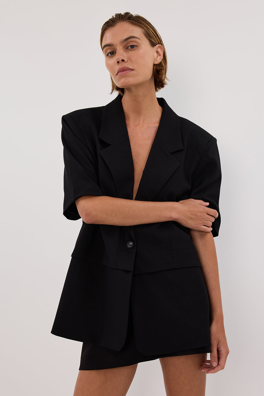 RITA BLACK SHORT SLEEVE BLAZER