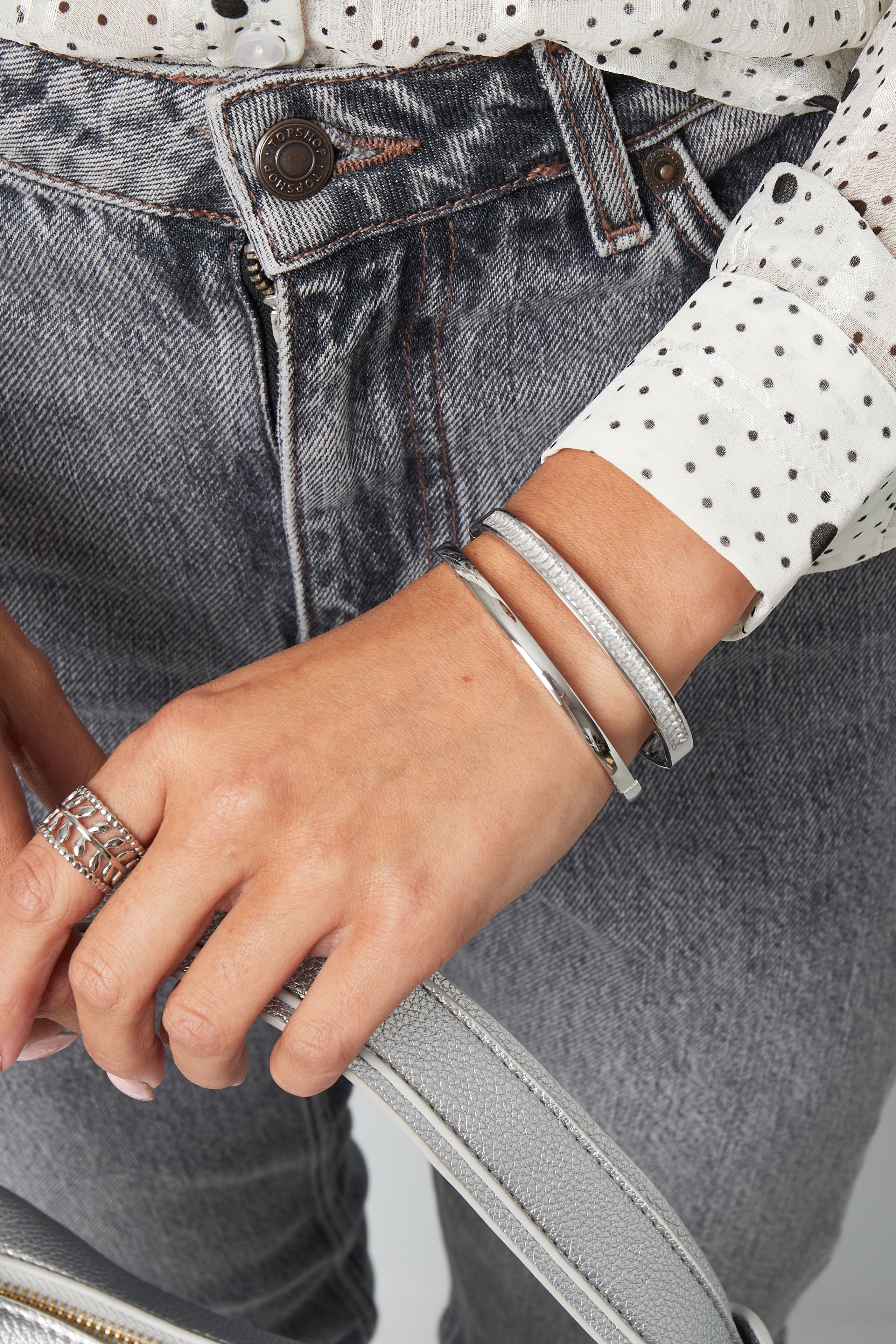 Bangle bracelet - gold