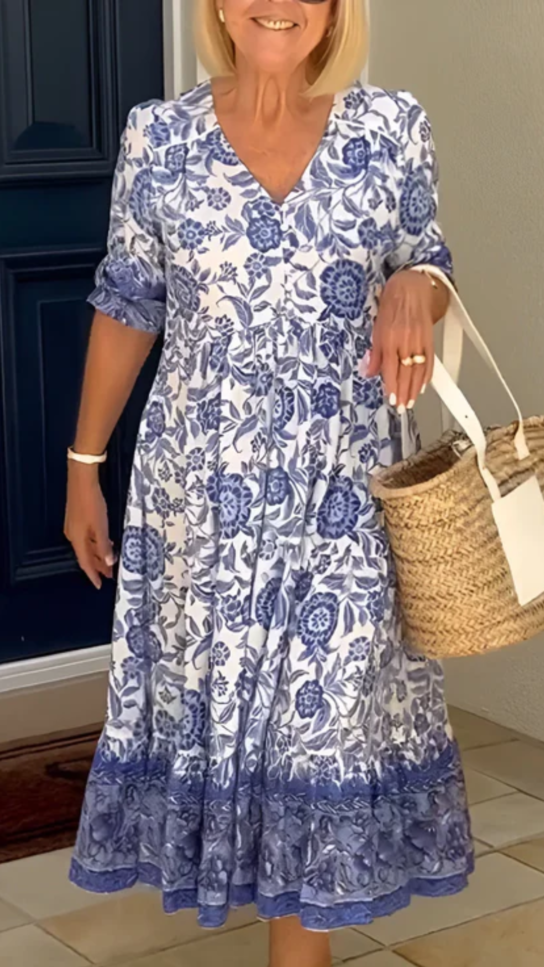 Jennica - Elegant floral dress with V-neckline
