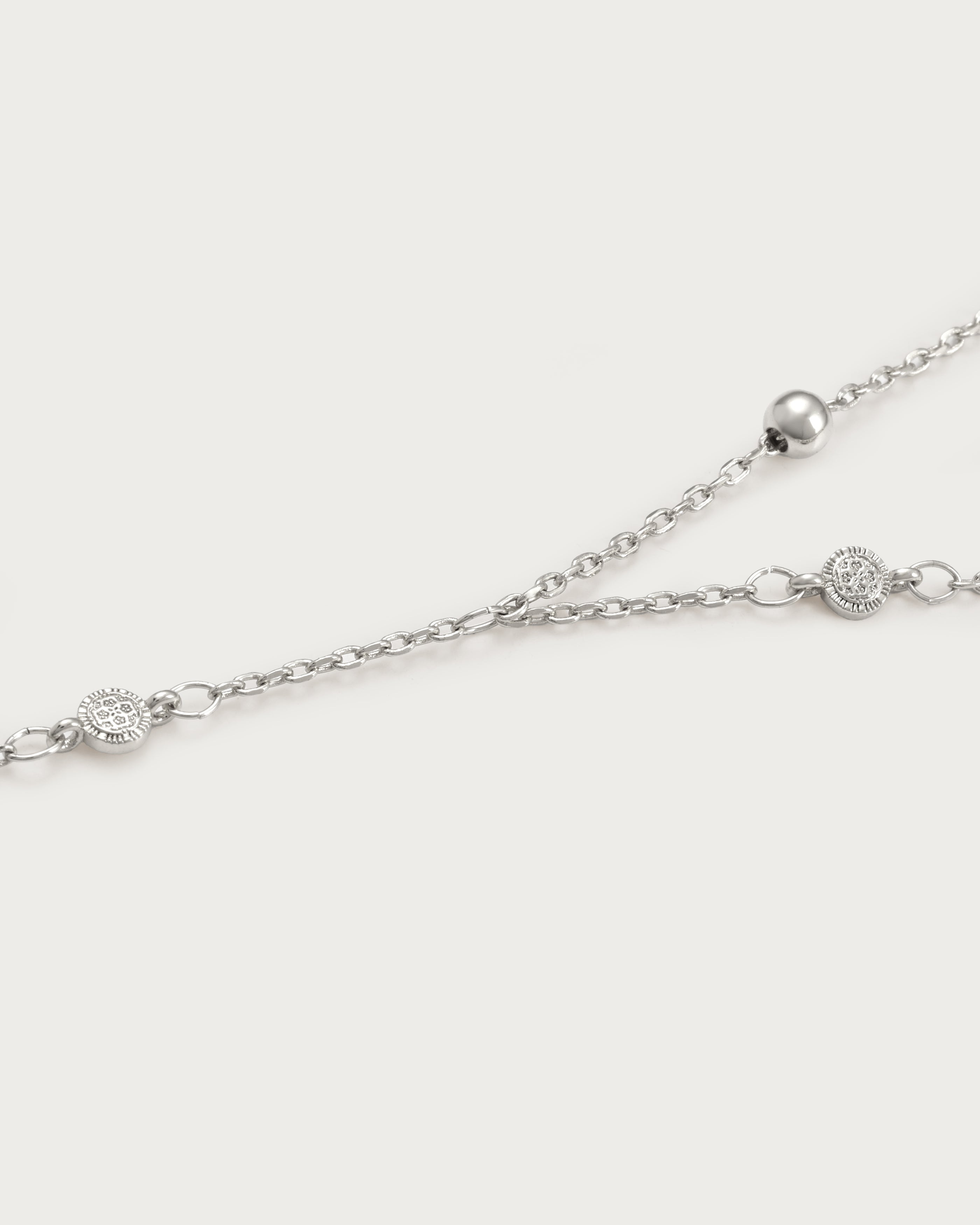 Hojas Coin Hand Chain Bracelet in Silver